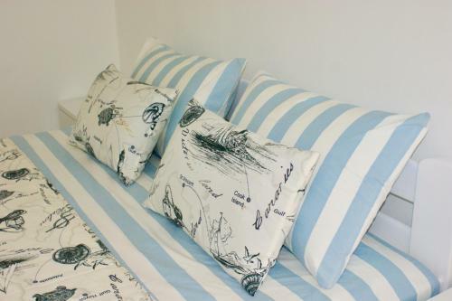 Studio Apartments Morinj
