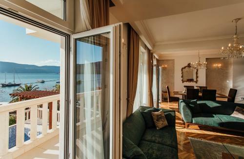 Sunny Coast Villa