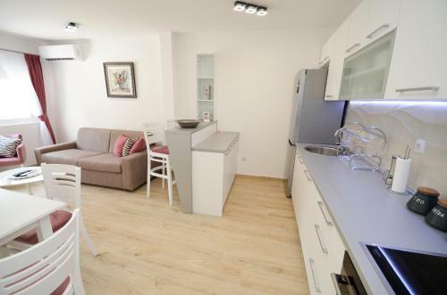 Luxury Seafront Apartment Vujovic