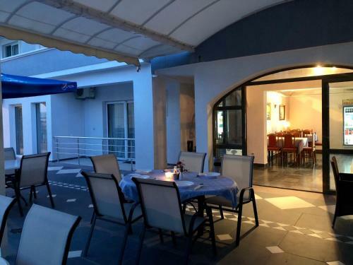 Hostal Apartments Donna