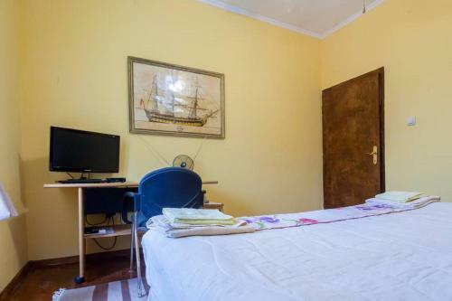 Hostal Bluemarine Rooms & Apartments