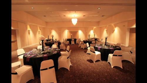 Hotel Admiral Inn & Conference Centre