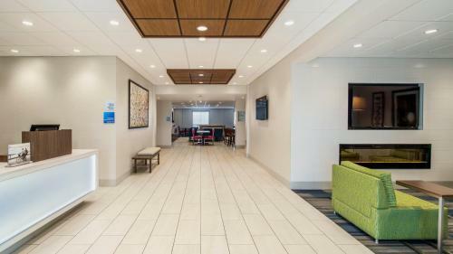 Hotel Holiday Inn Express Airdrie
