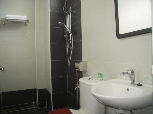 L Hotel