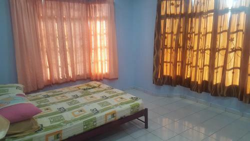 Haji Saif Homestay Whole Semi-d Terrace