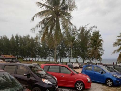 Roomstay Kuala Nerus Gated Parking