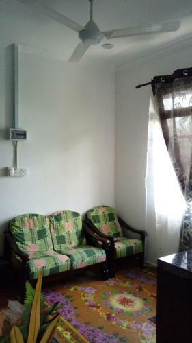 Homestay Razin Gong Badak