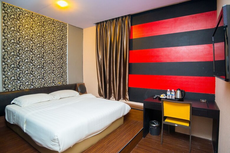 Hotel Holmes