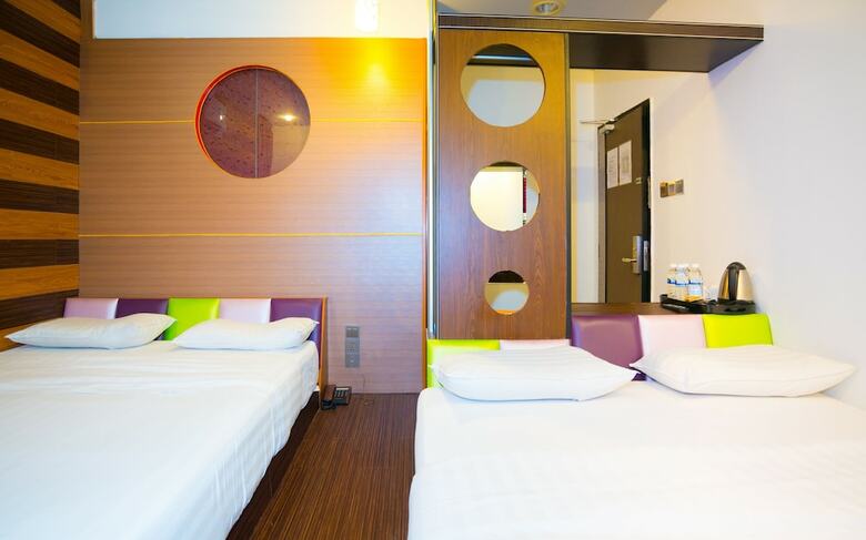 Hotel Holmes