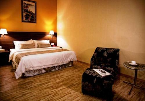 Pine Tree Hotel