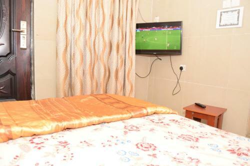 Hostal De'elites Pool Bar & Inn