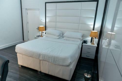 Poshlux Executive Hotel