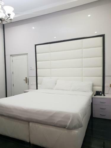 Poshlux Executive Hotel