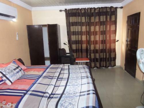 Hotel Qosmic Residence