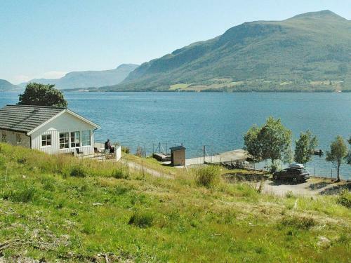 Two-bedroom Holiday Home In Aver�y 3