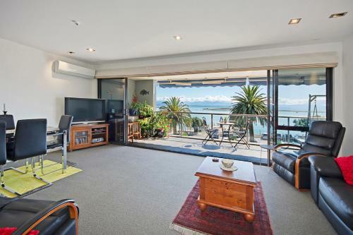 Nelson Waterfront Apartment