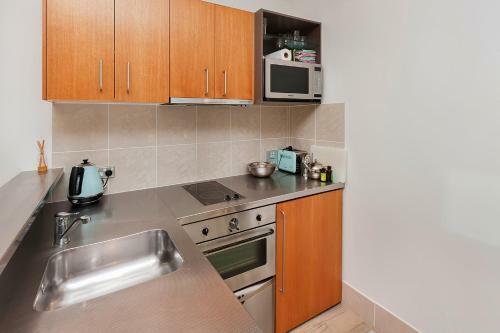 Qv Waterfront Viaduct Private Apartment