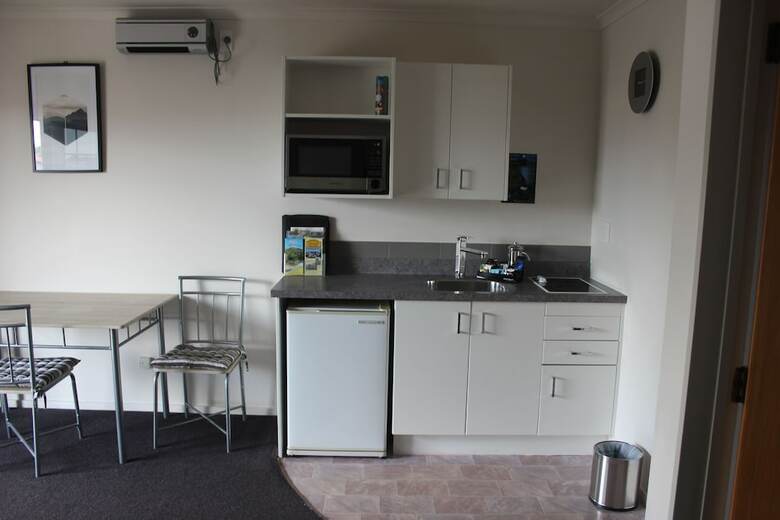 Kiwi Court Motel