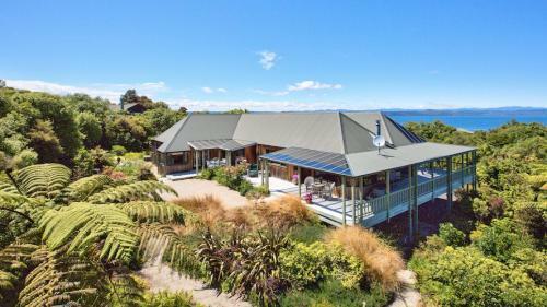 Taupo Treetops Lakestay