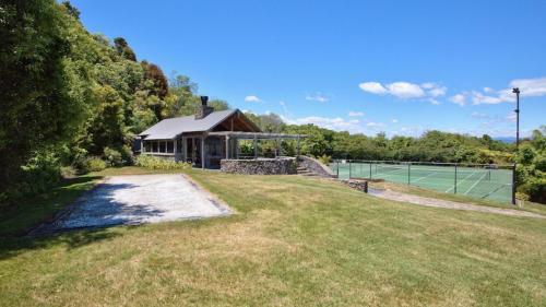 Taupo Treetops Lakestay