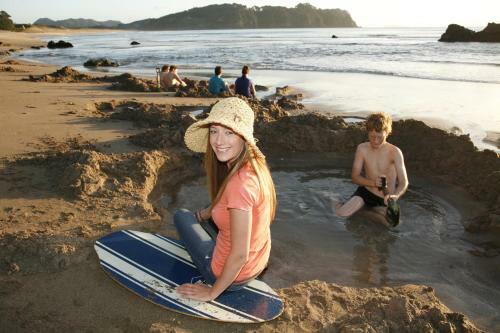 Hot Water Beach Bure Wera