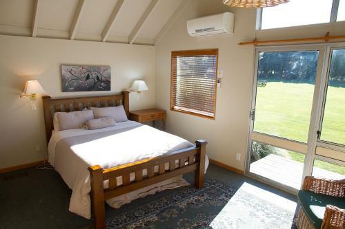 Hotel Stronechrubie Accommodation And Restaurant