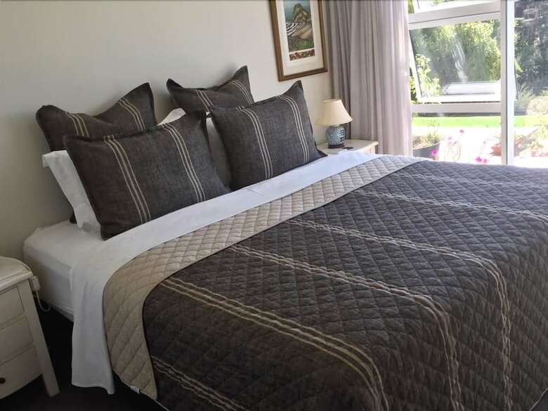 Bed & Breakfast Waimahu Retreat