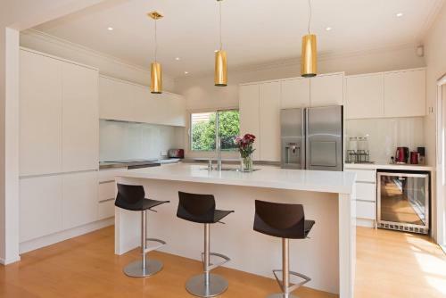 Private Orakei 2500sqm Garden Villa