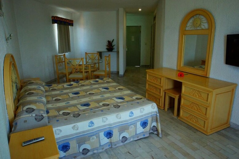 Hotel Imperial Las Perlas