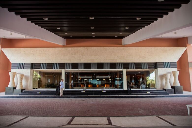 Hotel Wyndham Grand Cancun All Inclusive Resort & Villas