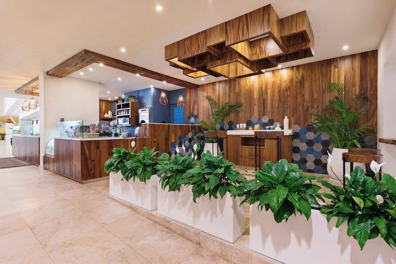 Hotel Sheraton Buganvilias Resort And Convention Center