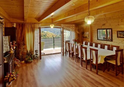 Hostal Chata Wsr�d Malw