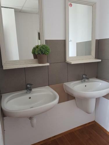 Albergue Noclegi Baza 8