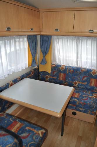 Nowoczesne Przyczepy Kempingowe Cha?upy Royal-camp