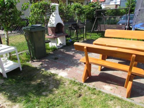 Hostal Dworek Karwia Wiosenna 8