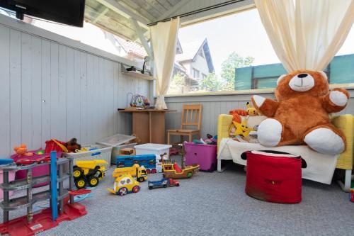 Hostal Dworek Karwia Wiosenna 8