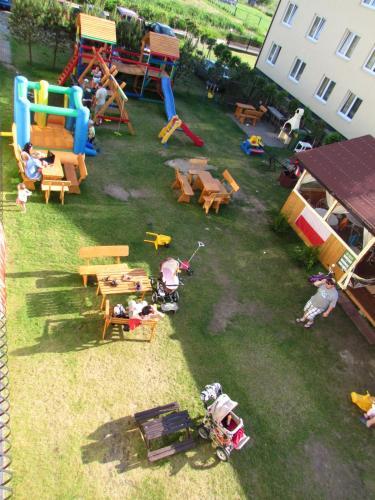 Hostal Dworek Karwia Wiosenna 8