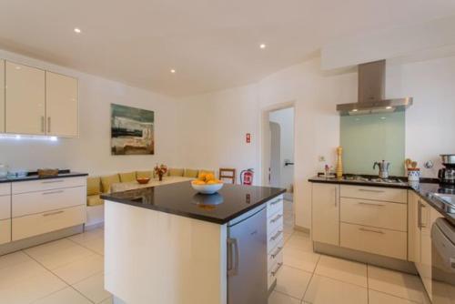 Galvana Villa Sleeps 8 Pool