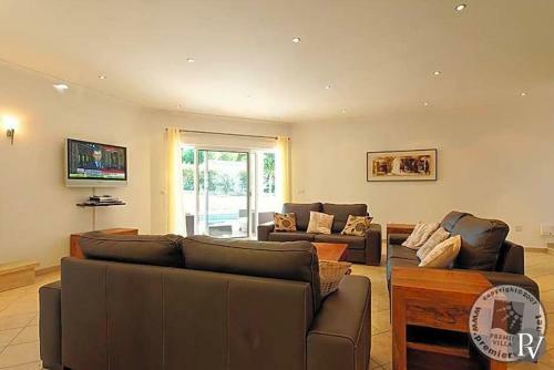 Alvor Villa Sleeps 8 Pool Air Con Wifi