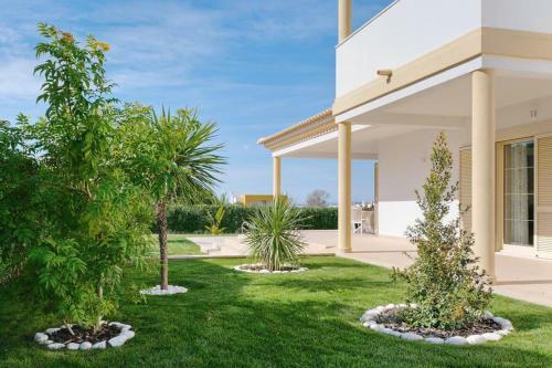 Gale Villa Sleeps 8 Pool Air Con Wifi