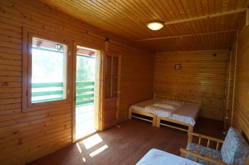 Hostal Pensiunea Poarta Lacului