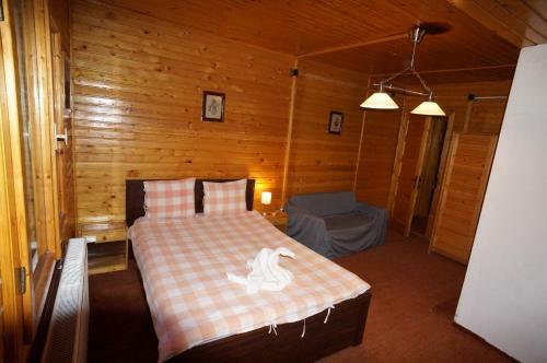 Hostal Pensiunea Poarta Lacului