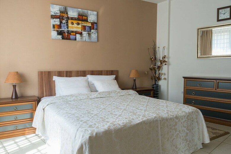 Maxxy Apartments