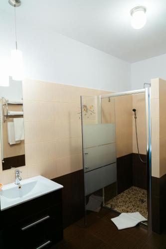 Hostal Elegant House