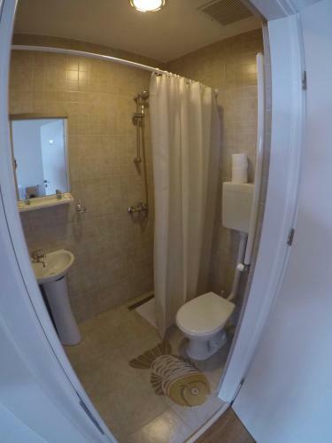 Hostal Cristi's Rooms - Pensiune