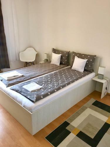 Hostal Cristi's Rooms - Pensiune