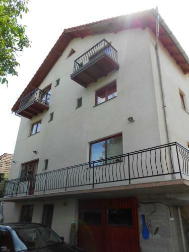 Gold Fayen House