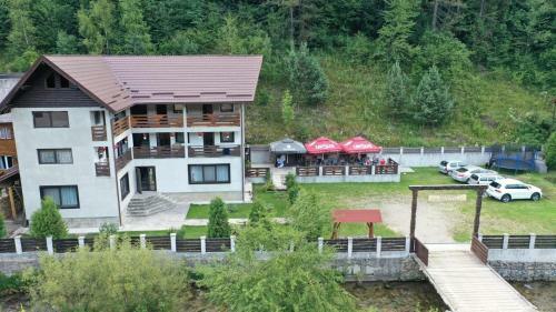 Hostal Pensiunea La Rachitele