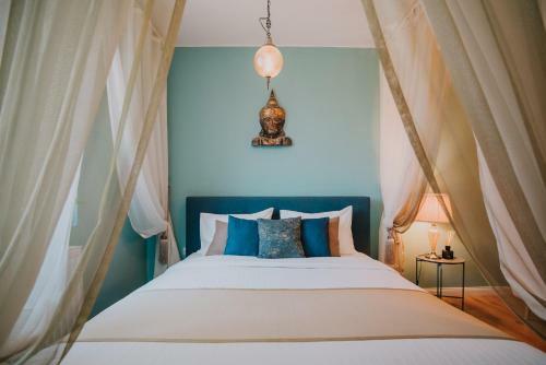 Oriental Touch Apartment