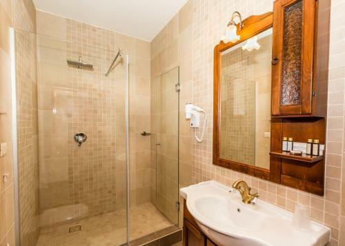 Hostal Dacii Liberi Resort And Spa